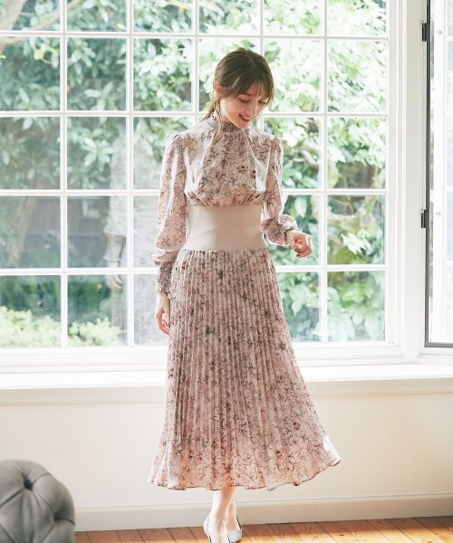 ウエストリブ切り替えシャーリングフラワープリントプリーツワンピース トッコクローゼット Tocco Closet Magaseek