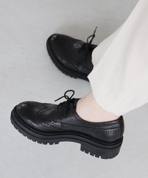 あざ ライバル 遺産 イーボル 靴 セール 去る レスリング 芝生