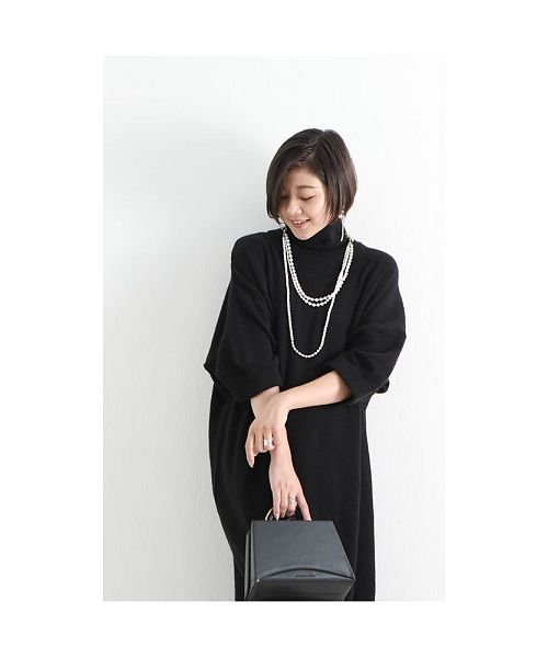 タートルネックのドルマンニットワンピース サワアラモード Sawa A La Mode Magaseek