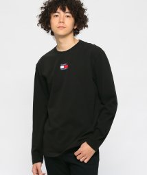 TOMMY JEANS(トミージーンズ)/フラッグロゴロングスリーブTシャツ/ブラック