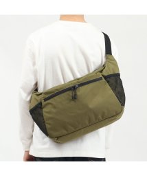 snow peak(スノーピーク)/スノーピーク ショルダーバッグ snow peak Everyday Use Middle Shoulder Bag B4 A4 17L AC－21AU416/カーキ