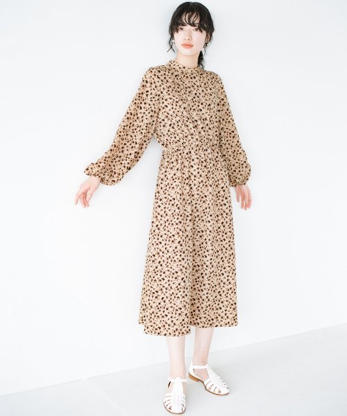 セール 着るだけで女っぽときちんと見えが叶う ピンタックづかいが上品なウエストギャザーワンピース ハコ Haco Magaseek
