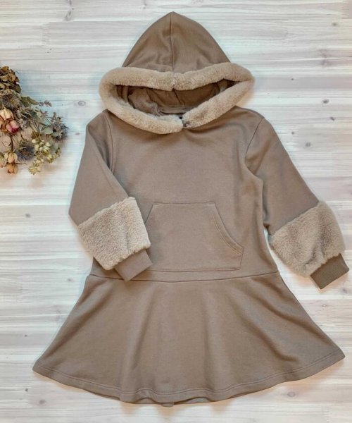 セール フェイクファー ワンピース コムサイズム キッズ Comme Ca Ism Kids Magaseek