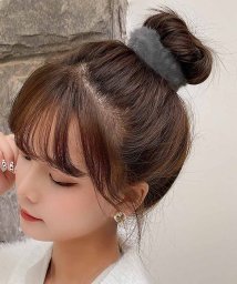 shoppinggo/ヘアゴム シュシュ フワフワ フェイクファー キッズ ヘアアクセサリー 髪飾り こども ホワイト おしゃれ 可愛い かわいい カジュアル/504378307