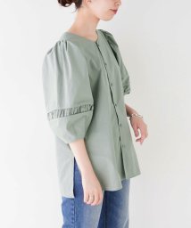 NICE CLAUP OUTLET(ナイスクラップ　アウトレット)/　【natural couture】タックギャザーボリューム袖2WAYブラウス/グリーン