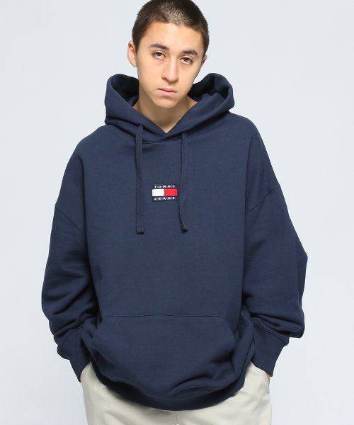 TOMMY JEANS(トミージーンズ)/TJM TOMMY BADGE HOODIE/ネイビー 