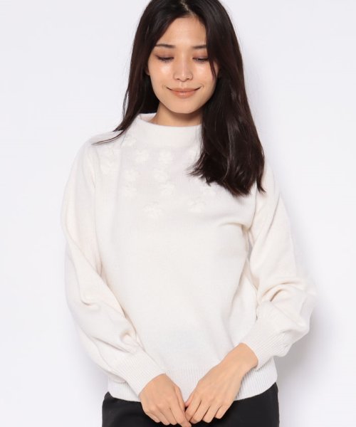 フラワーモチーフボトルネックニットプルオーバー レディースファッション 阪急百貨店公式通販 Hankyu Fashion