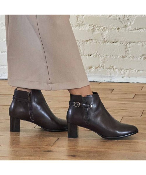 ベルトデザインサイドゴアショートブーツ ヒール5 5cm／筒丈10cm■原産国