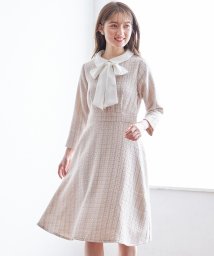 tocco closet(トッコクローゼット)/りぼん付き２ＷＡＹパールフラワー飾り釦ツイードワンピース/BEIGE