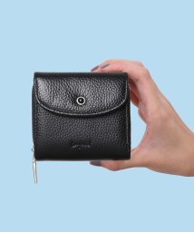 UNGRID bag(アングリッド　バッグ)/牛革天然石ブローチ　フラップ三つ折りミドル財布/BLK