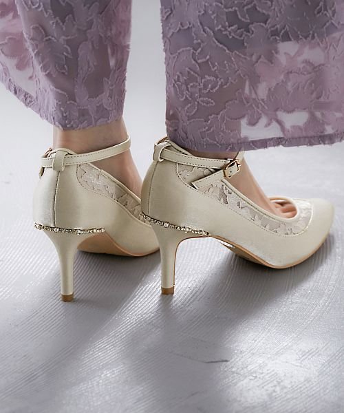 結婚式 パンプス パーティーシューズ 靴 美脚 疲れにくい 小さいサイズ 大きいサイズ シンプル サテン レース ビジュー アンクルストラップ ベージュ ブラ ニアナ Niana Magaseek