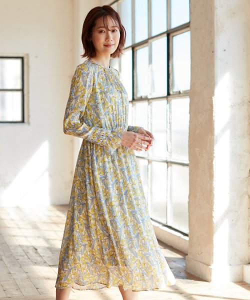 セール シルエットミニフラワープリントフレア ワンピース アナイ Anayi Magaseek