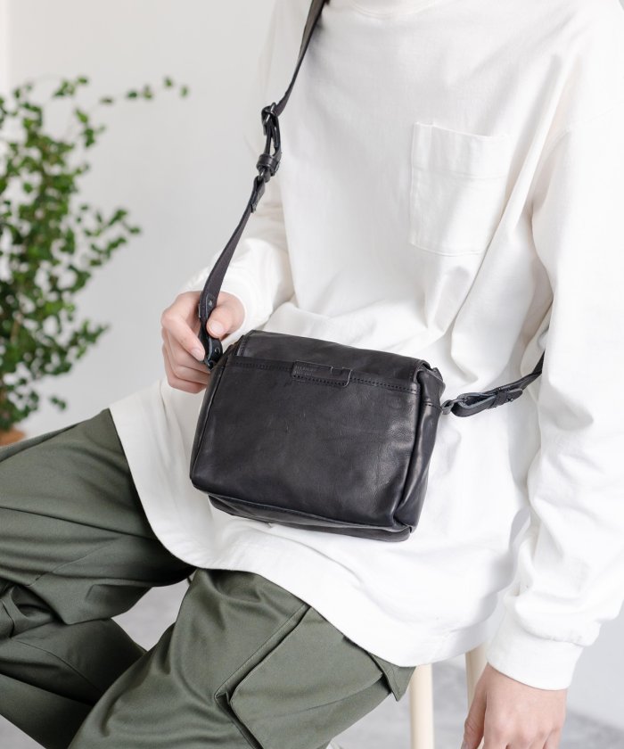 レザー ユニセックス ショルダーバッグ 通販 人気ランキング 価格 Com