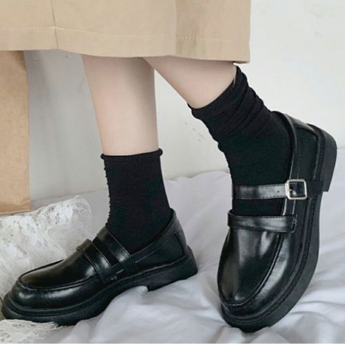 メゾンドラティール Maison De Latir 2ストラップが大人可愛いローファー Magaseek