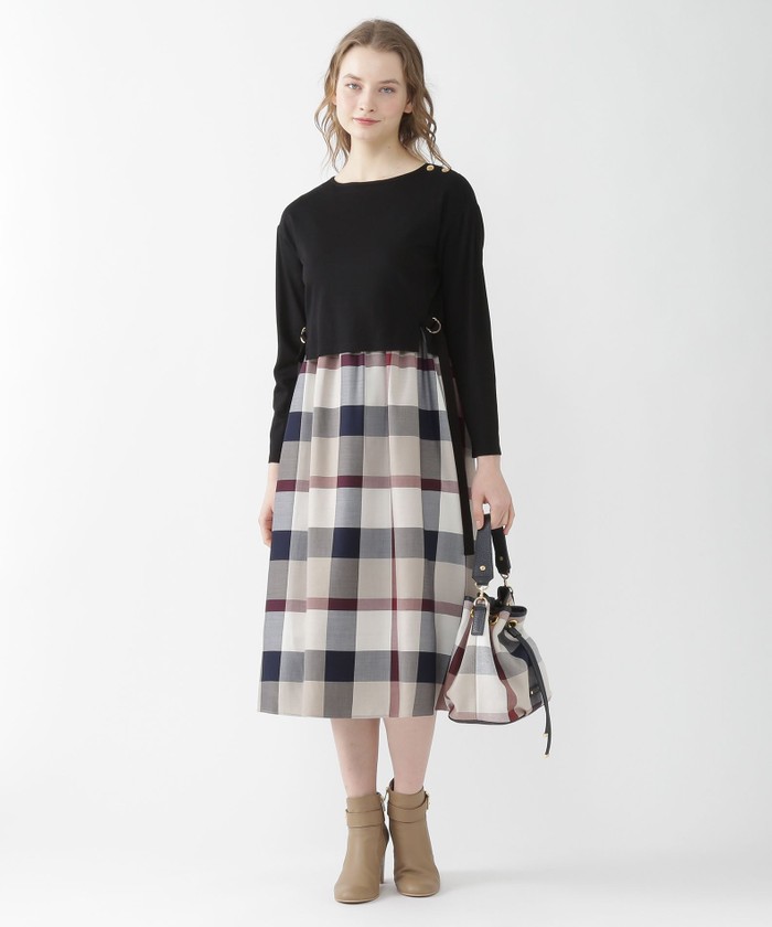 ブルーレーベルクレストブリッジ黒のストレッチ素材ワンピース 38