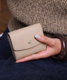 UNGRID bag(アングリッド　バッグ)/牛革天然石ブローチ　フラップ三つ折りミニ財布/BEG
