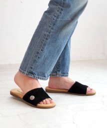 MINNETONKA/フラットサンダル【FARRAH】/504511318