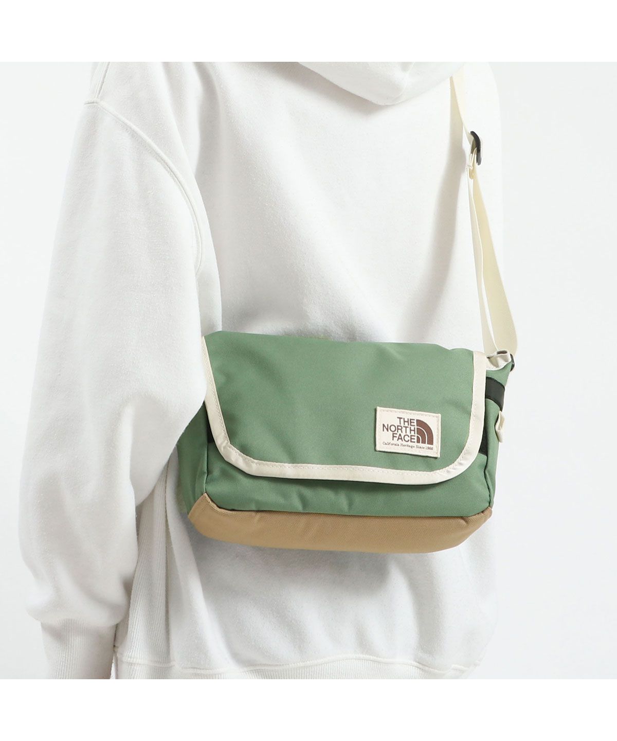 日本正規品】 ザ・ノース・フェイス ショルダーバッグ THE NORTH FACE ショルダーポーチ K Shoulder Pouch 子供 NMJ72102(504033772) | ザノースフェイス(THE NORTH FACE) - MAGASEEK 日本正規品】 ザ・ノース・フェイス ショルダーバッグ THE NORTH FACE ショルダーポーチ K Shoulder Pouch 子供 NMJ72102(504033772) | ザノースフェイス(THE NORTH FACE) - MAGASEEK