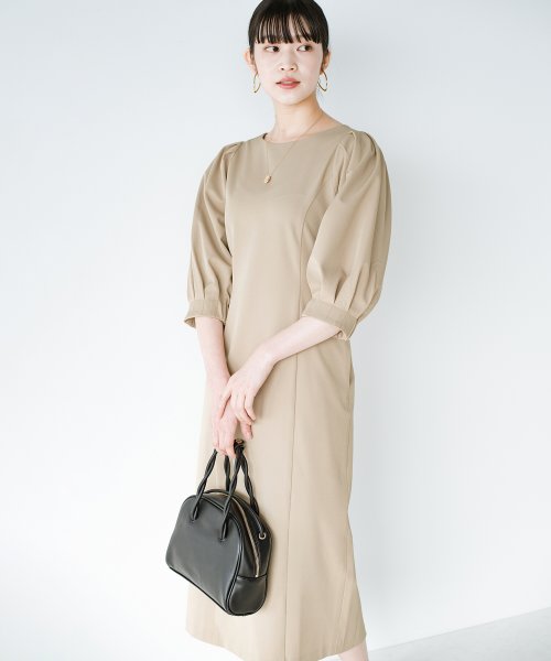 これさえあればきちんとシーンも怖くない 撥水加工 シルエットがきれいなぽんわり袖ワンピース By Que Made Me ハコ Haco Magaseek