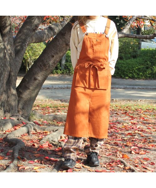 アウトドアにもワークファッションにも使える多機能おしゃれエプロンです ノッド Nod Magaseek