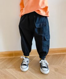aimoha(aimoha（アイモハ）)/【aimoha－KIDS－】【新作】 韓国子供服 ビッグポケット裾絞りカーゴパンツ キッズ/ブラック