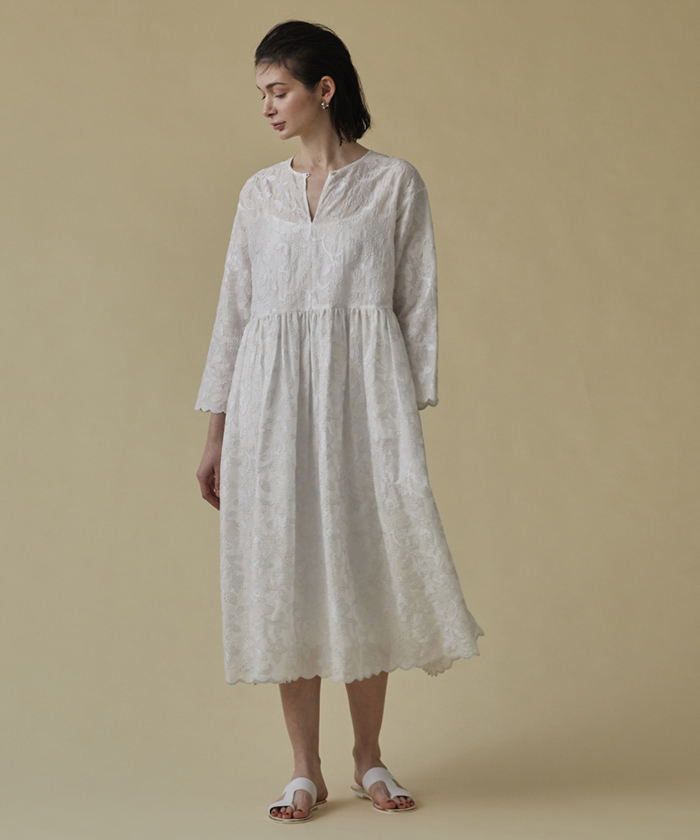 新品 フラワーエンブロイダリーワンピース ワンピース ドレス