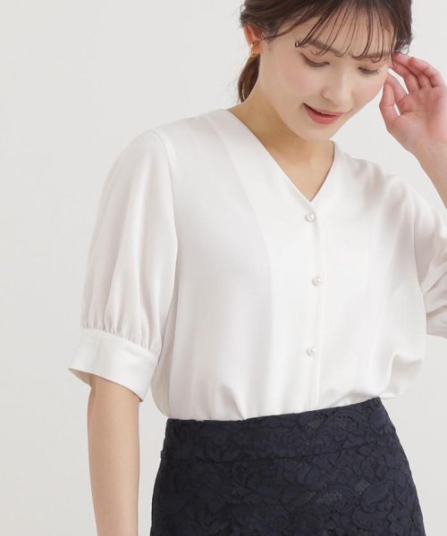 ナチュラルビューティーベーシック Natural Beauty Basic パールボタンブラウス Magaseek