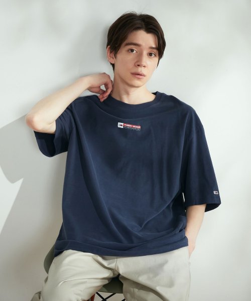 TOMMY JEANS(トミージーンズ)/ロゴバッジTシャツ/ネイビー 