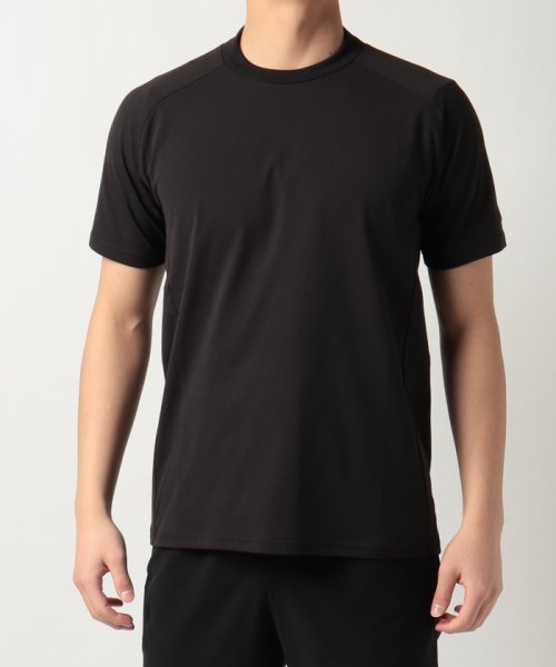 セール】Umditional T－shirt/アンディショナルＴシャツ｜ミニマフレックス｜吸汗・速乾・ストレッチ【アウトレット】(504490181)  アンブロ(umbro) MAGASEEK
