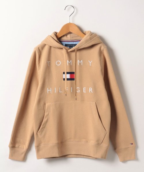 TOMMY HILFIGER(トミーヒルフィガー)/JS M STACKED LOGO POPOVER HOOD/ベージュ