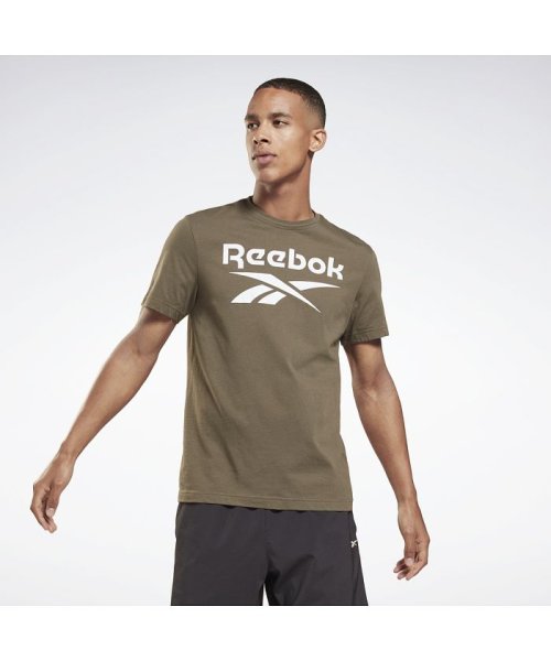 Reebok(リーボック)/グラフィック シリーズ リーボック スタックト Tシャツ / Graphic Series Reebok Stacked Tee/グリーン