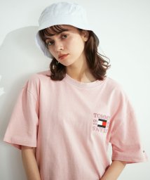 TOMMY JEANS(トミージーンズ)/ボックスロゴTシャツ/ピンク