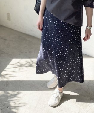 Spick & Span/≪一部店舗+WEB限定追加2≫ドットストレッチサテンミディ丈スカート/504588267