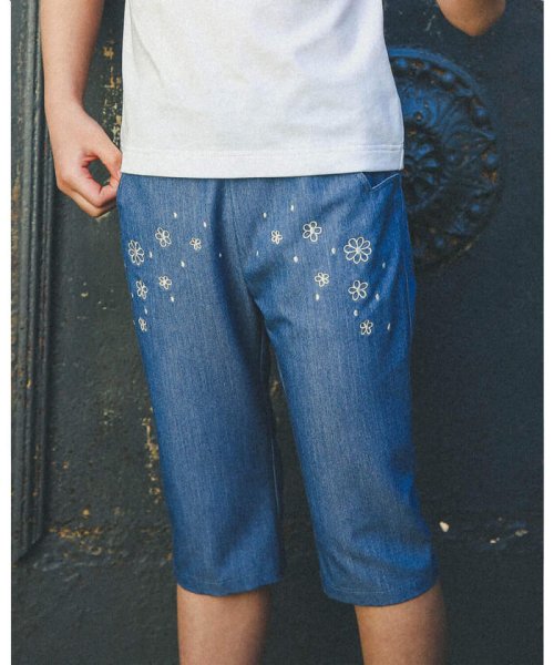 BeBe(ベベ)/スカラップ ポケット フラワー 刺繍 すっきり パンツ (90~150cm)/ブルー