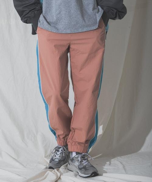 セール】URBAN RESEARCH iD ナイロンサイドラインパンツ(504597633) | アーバンリサーチ(URBAN RESEARCH) - MAGASEEK セール】URBAN RESEARCH iD ナイロンサイドラインパンツ(504597633) | アーバンリサーチ(URBAN RESEARCH) - MAGASEEK