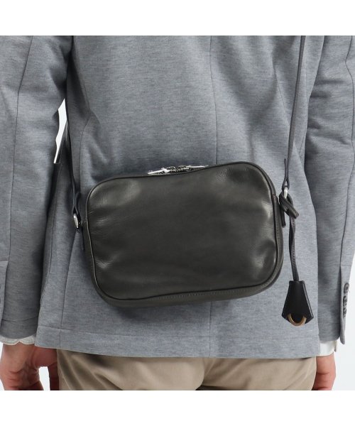 正規取扱店】 アニアリ ショルダーバッグ aniary Reality Leather 