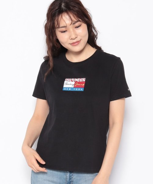 TOMMY JEANS(トミージーンズ)/フローラルフラッグロゴTシャツ/ブラック系