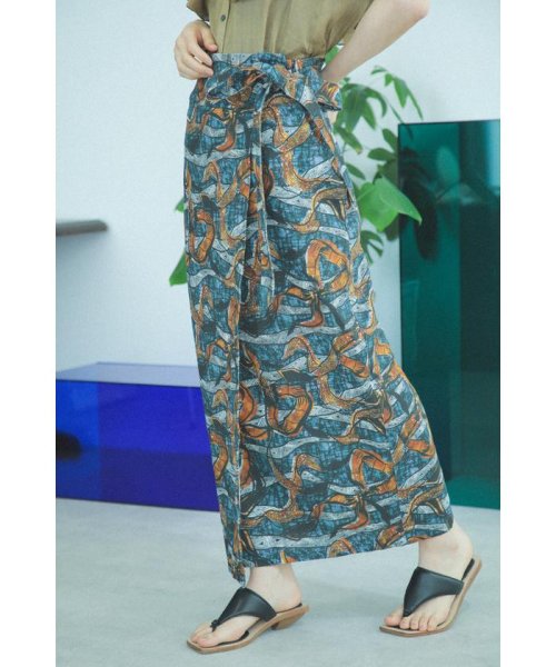 ROSE BUD(ローズバッド)/アフリカ柄巻きデザインスカート/ブルー