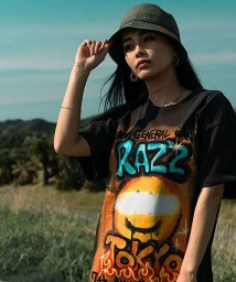 razz(ラズ)/RAZZIS 周年スプレープリントTシャツ メンズ RAZZIS ラズ ブランド おしゃれ 大人 トップス カットソー  白 ストリートファッション ストリート/チャコールグレー