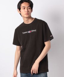 TOMMY JEANS(トミージーンズ)/バッジロゴTシャツ/ブラック