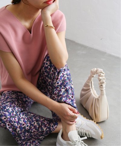 La TOTALITE／ガーターVネックフレンチプルオーバー／504625577