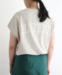 and　Me...(アンドミー)/ピグメント加工フレンチスリーブ裾ラウンドかすれロゴ背中プリントTシャツ トップス/グレージュ