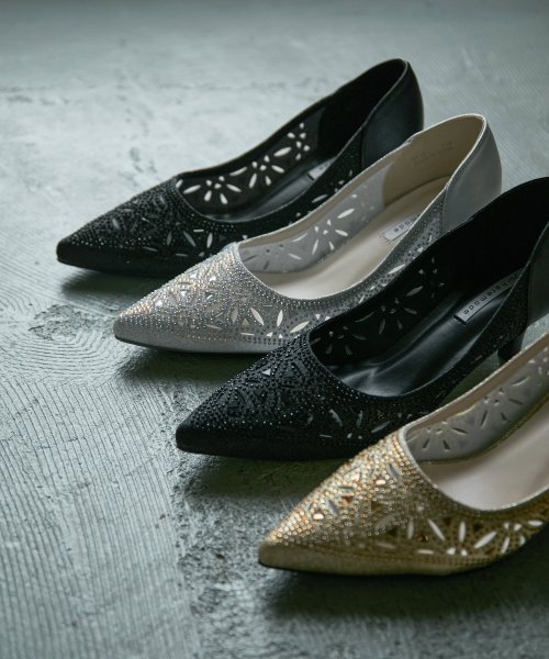 結婚式 パンプス パーティーシューズ ラメ グリッター 刺繍 靴 美脚 疲れにくい 小さいサイズ 大きいサイズ シンプル 歩きやすい ヒール ゴールド  ブラッ(504631859) | ニアナ(niana) - MAGASEEK