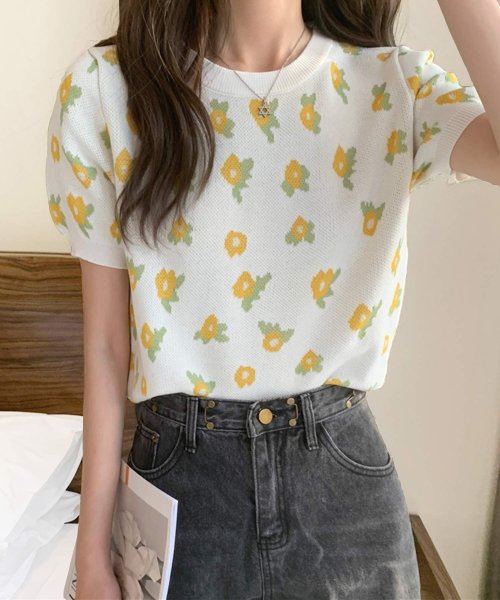 セール 花柄ショート丈ニットトップス レディース 大人 ファッション 春カラー カジュアル 着やすい おしゃれ アミュレット Amulet Magaseek