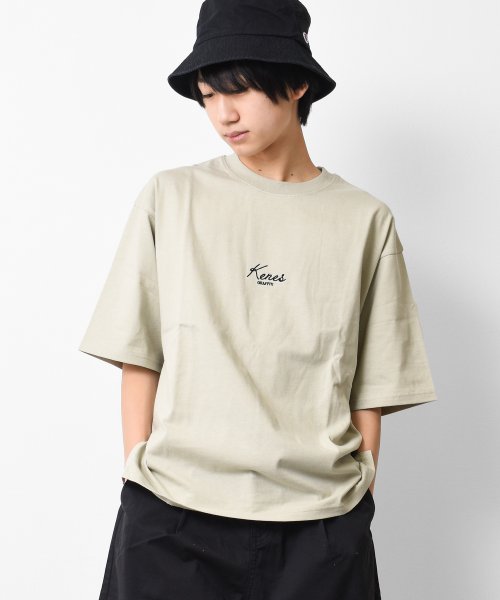 KENES GRAFFITI(ケネスグラフィティ)/ロゴ刺繍Tシャツ/グレー