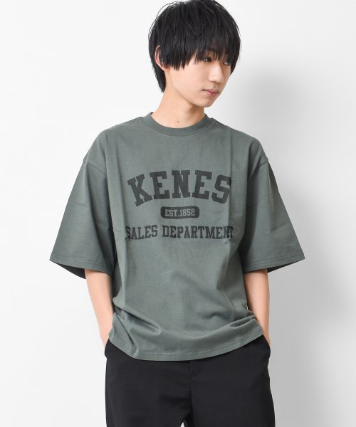 KENES GRAFFITI(ケネスグラフィティ)/アーチロゴプリントTシャツ/カーキ