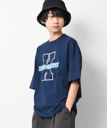 KENES GRAFFITI(ケネスグラフィティ)/KロゴプリントTシャツ/ネイビー