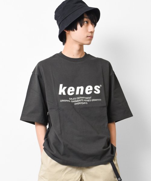 KENES GRAFFITI(ケネスグラフィティ)/フロントロゴプリントTシャツ/チャコールグレー