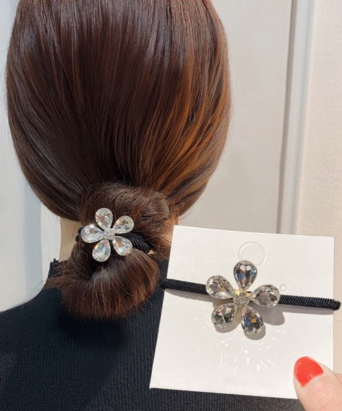 shoppinggo(ショッピングゴー)/ヘアゴム フラワー キラキラ シンプル おしゃれ ヘアアクセサリー 花 大人っぽい  ジュエリー シンプル/ホワイト