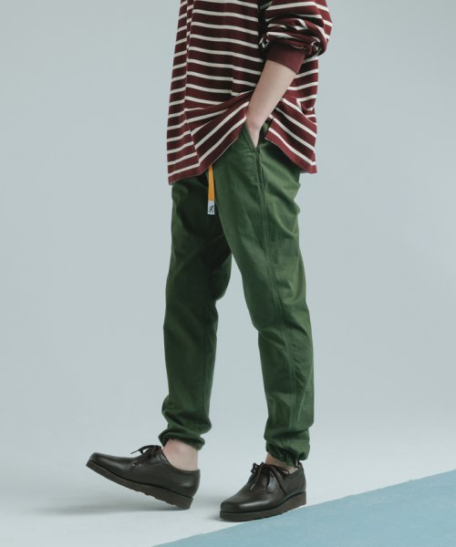 ADAM ET ROPE'(アダム　エ　ロペ)/WEB限定【GRAMICCI】22AW別注 NN PANTS/GARMENT DYE TIGHT FIT/オリーブ（37）